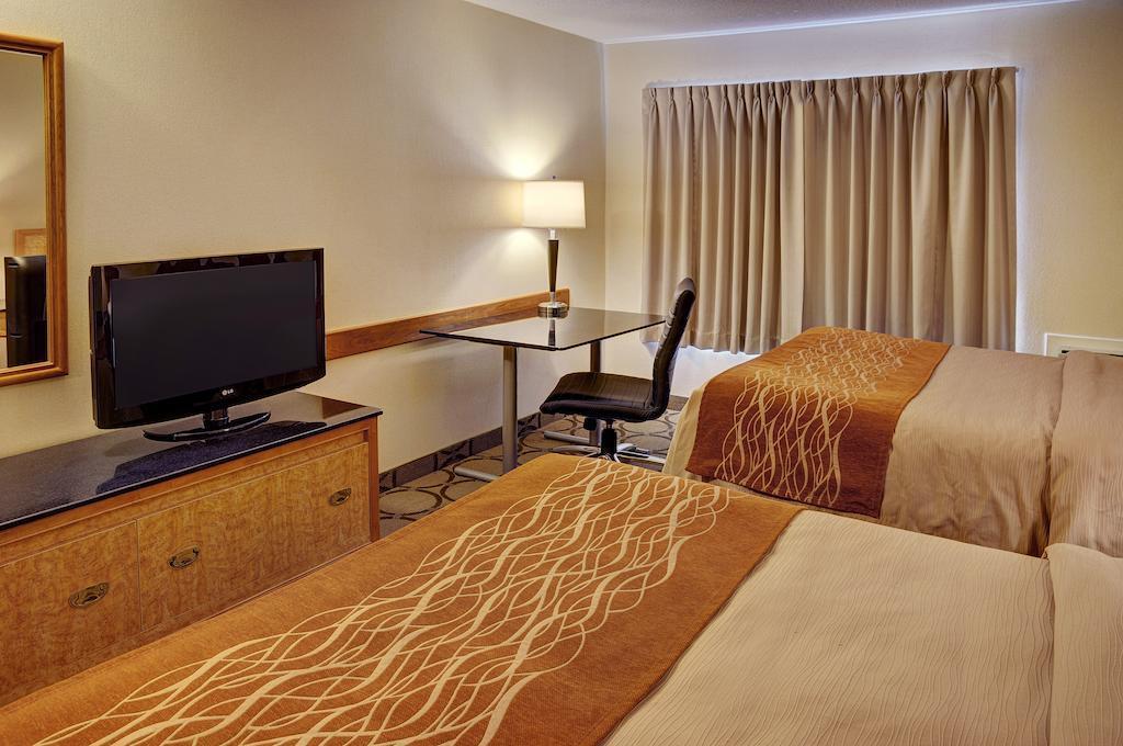 Comfort Inn Kirkland Lake Bagian luar foto
