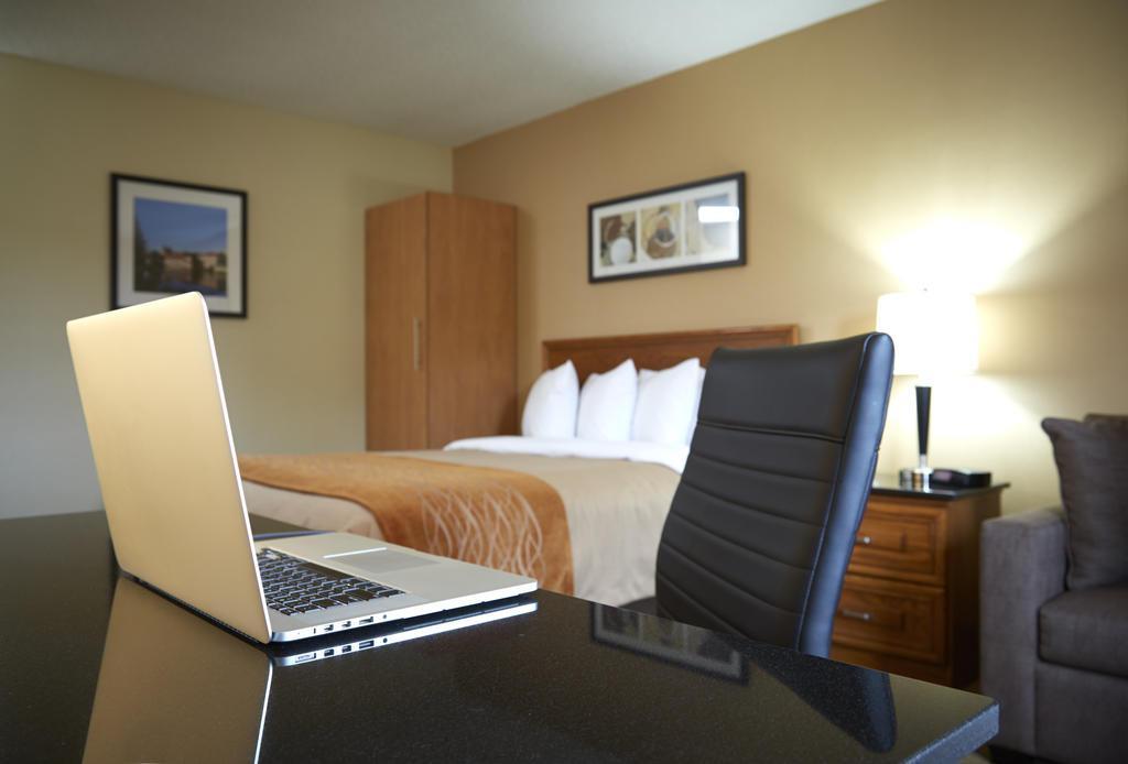 Comfort Inn Kirkland Lake Bagian luar foto
