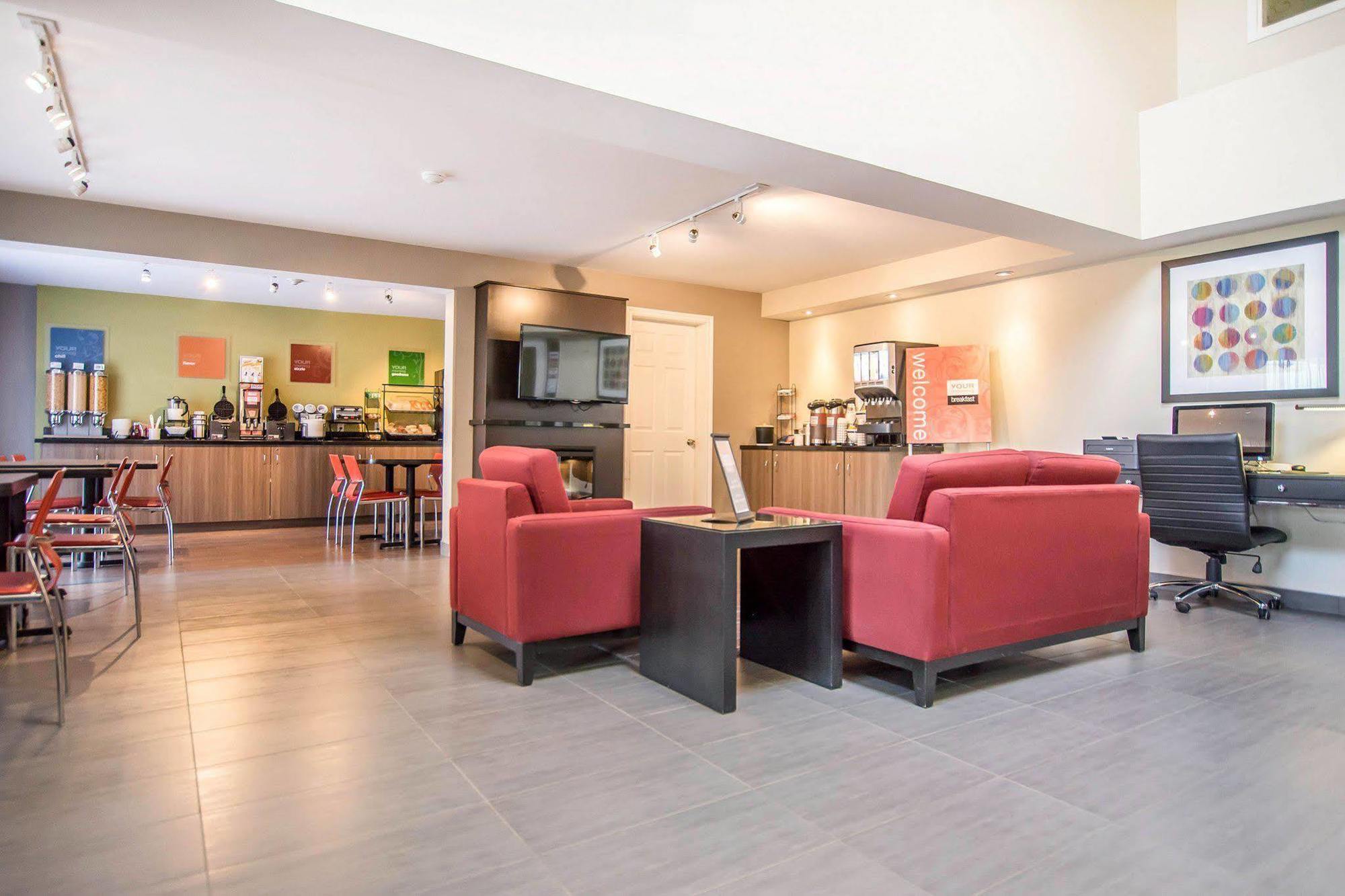 Comfort Inn Kirkland Lake Bagian luar foto