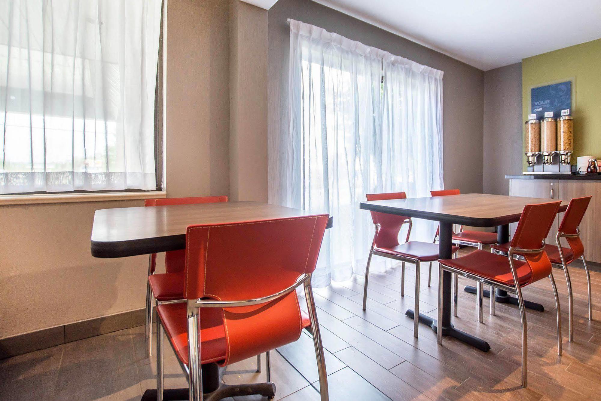 Comfort Inn Kirkland Lake Bagian luar foto